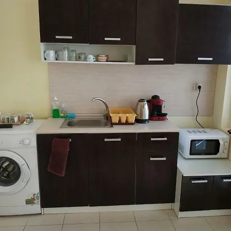 شقة Atina
